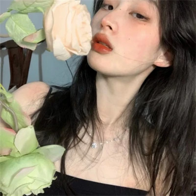 微信女生干净有品位的头像
