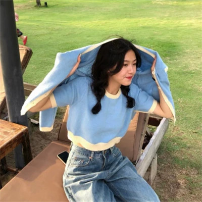 微信女生干净有品位的头像