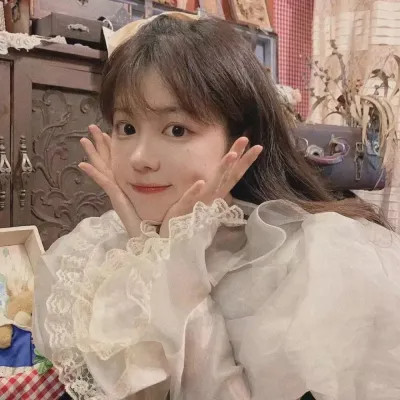 微信女生干净有品位的头像