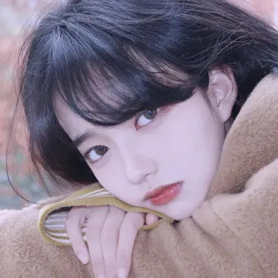微信女生干净有品位的头像
