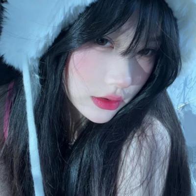 微信女生干净有品位的头像