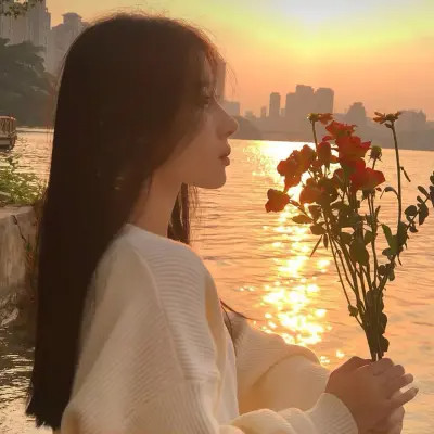 微信女生干净有品位的头像