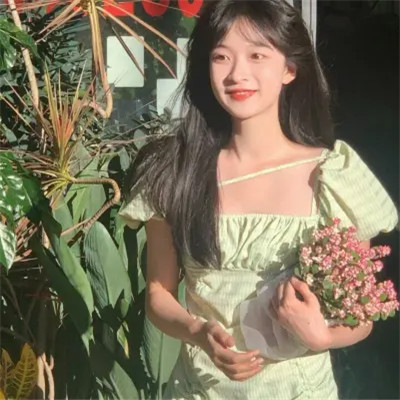 微信女生干净有品位的头像