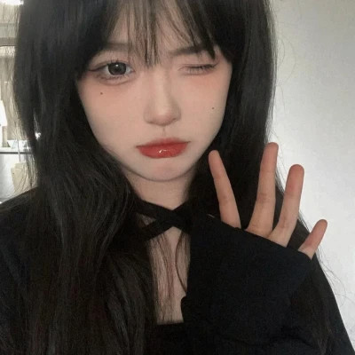 微信女生干净有品位的头像