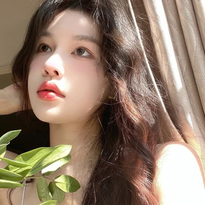 好看的真人版女生头像