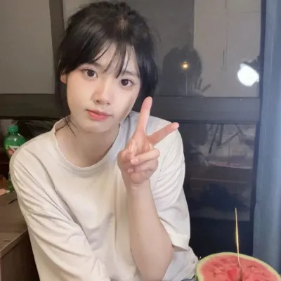 好看的真人版女生头像