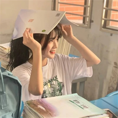 好看的真人版女生头像