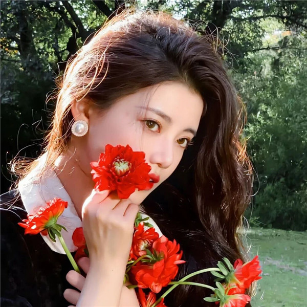 2025新款头像女生真人