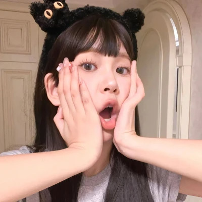 2025最火女生头像免费真人