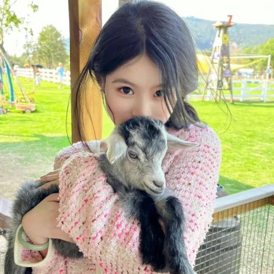 2025最火女生头像免费真人