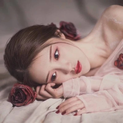 2025女生头像真人好看的图片