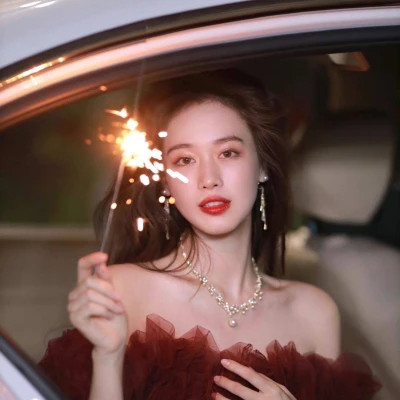 2025女生头像真人好看的图片