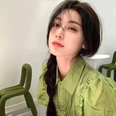 2025女生头像真人好看的图片