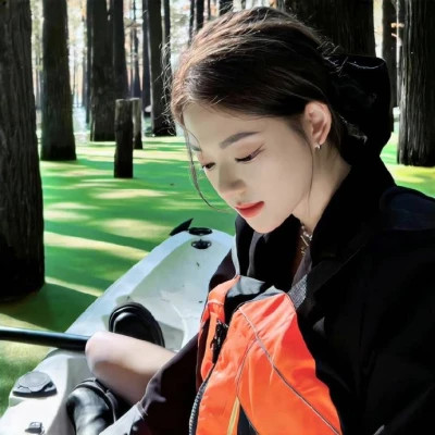 2025女生头像真人好看的图片