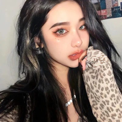 2025女生头像真人好看的图片