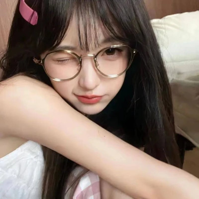 2025女生头像真人好看的图片