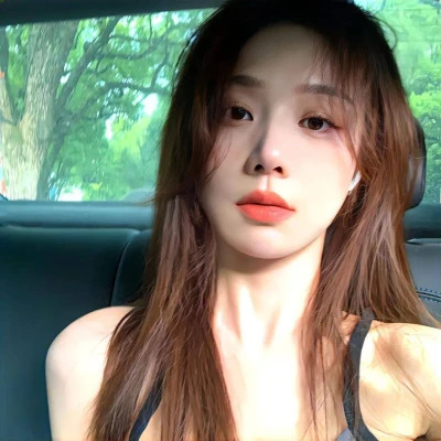 2025女生头像真人好看的图片