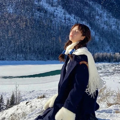 适合冬天的头像女