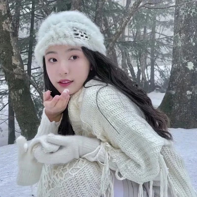适合冬天的头像女