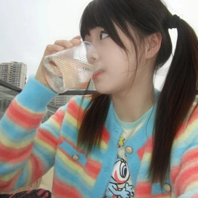 qq头像真实女生图片