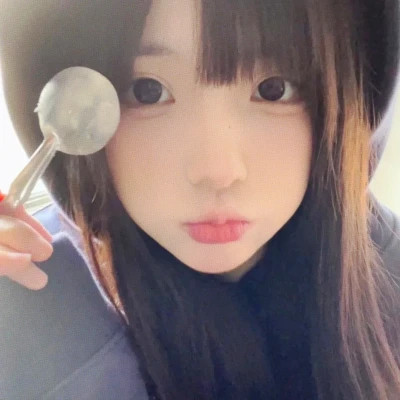 qq头像真实女生图片