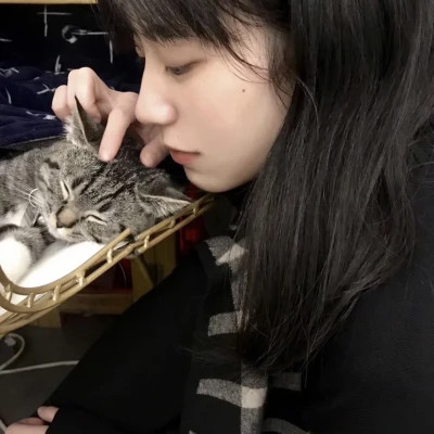 qq头像真实女生图片