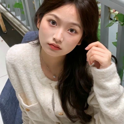 真人正脸照片女头