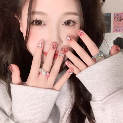 真人头像女高清正脸