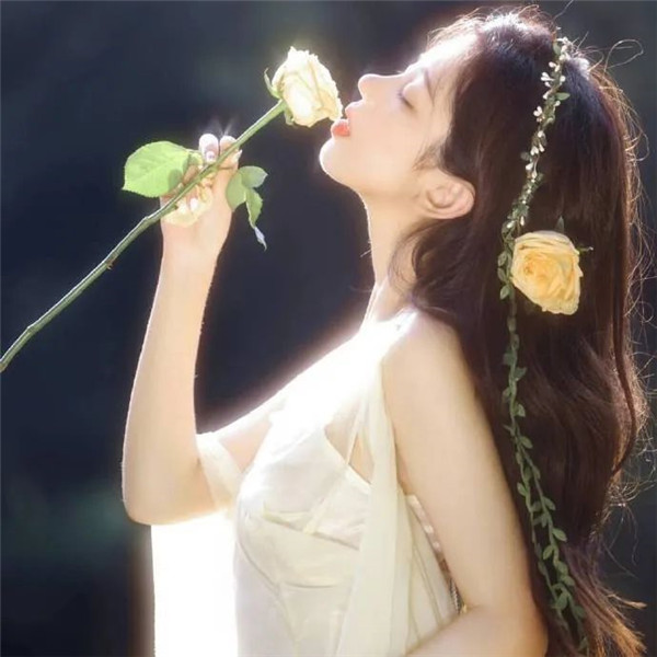 森系氛围感女生头像图片