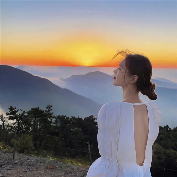 森系氛围感女生头像图片