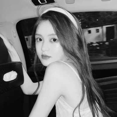 优质黑白系女生头像真人