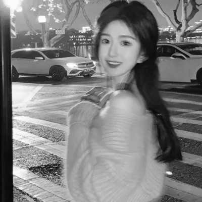 优质黑白系女生头像真人