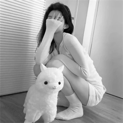 优质黑白系女生头像真人