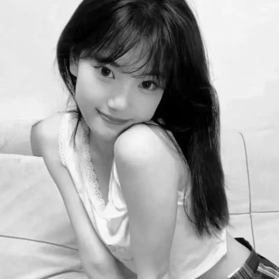 优质黑白系女生头像真人