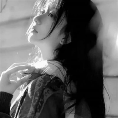 ins头像女生真人黑白
