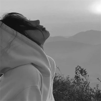 ins头像女生真人黑白