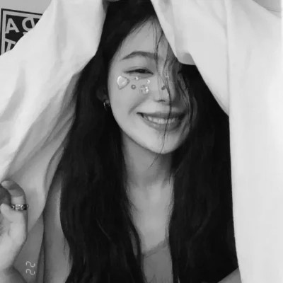 ins头像女生真人黑白