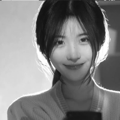 ins头像女生真人黑白