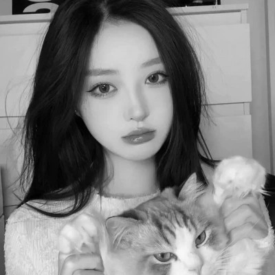 ins头像女生真人黑白
