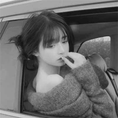 ins头像女生真人黑白