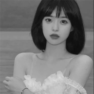 ins头像女生真人黑白
