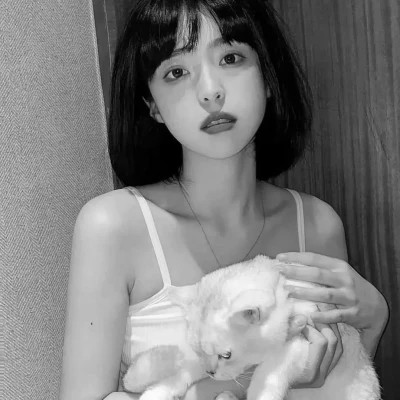 ins头像女生真人黑白