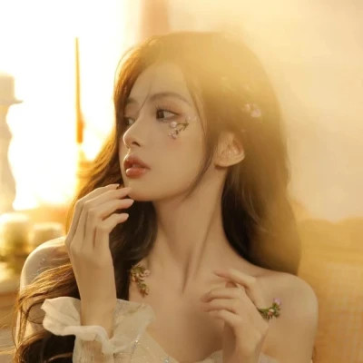 2025最火网红好看的女生头像
