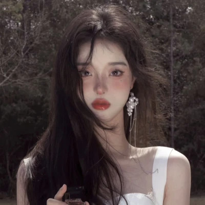 2025最火网红好看的女生头像
