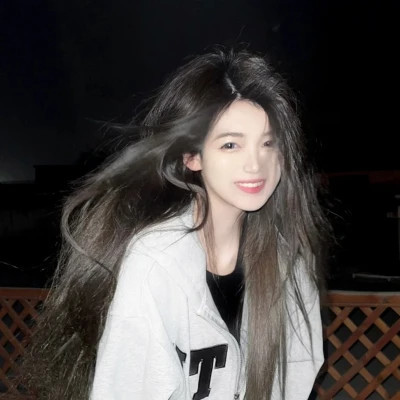 2025最火网红好看的女生头像