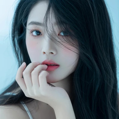 2025最火网红好看的女生头像