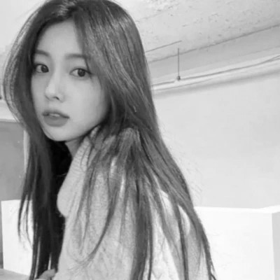 2025高清黑白美女头像