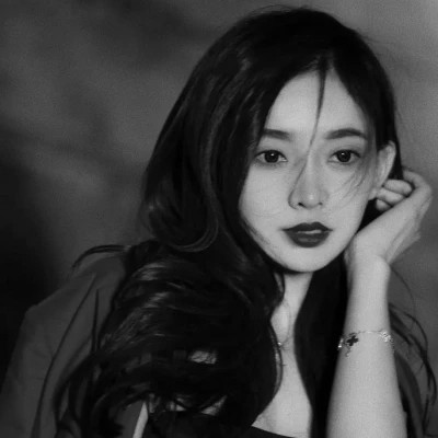 2025高清黑白美女头像