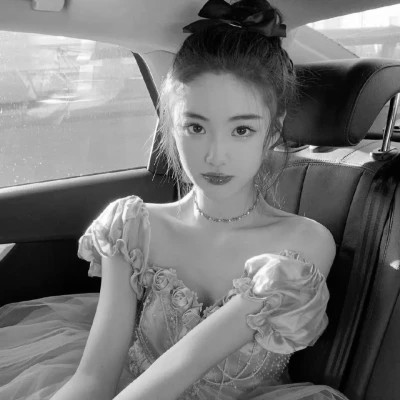2025高清黑白美女头像