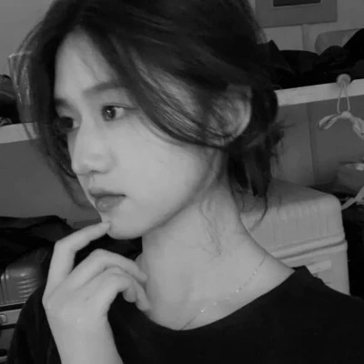 2025高清黑白美女头像